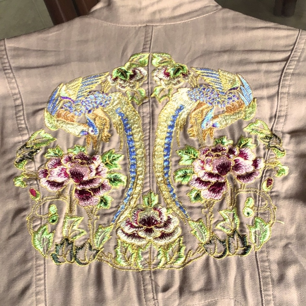 DA-NANG Exquisite 100% silk khaki jacket.